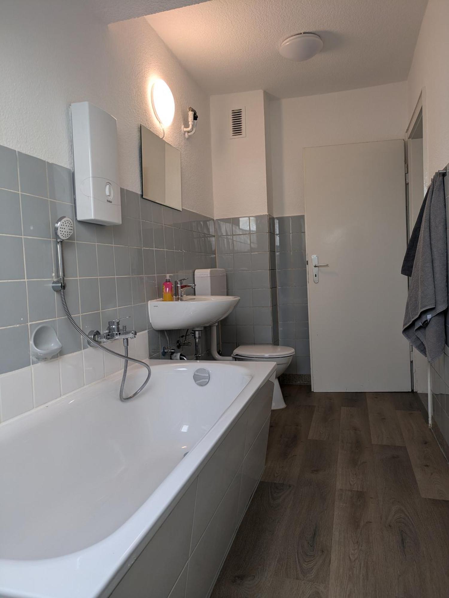 Interaktiv Appartements In Ratingen - Duesseldorferstrasse מראה חיצוני תמונה