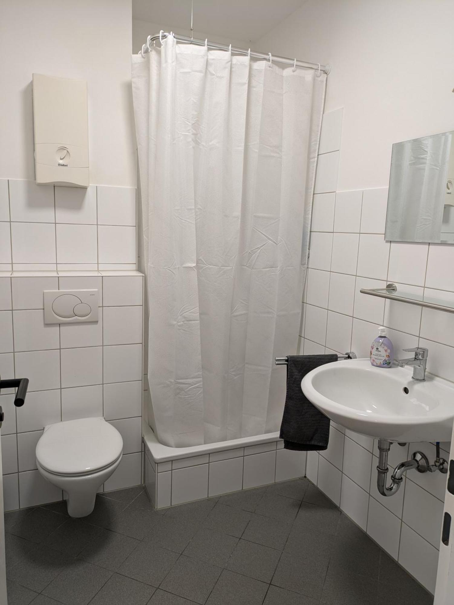 Interaktiv Appartements In Ratingen - Duesseldorferstrasse מראה חיצוני תמונה